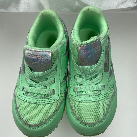Reebok Toddler Girls Mint/Silver Classic Leather Running Sneaker Shoes Size 5 US - Picture 3 of 17